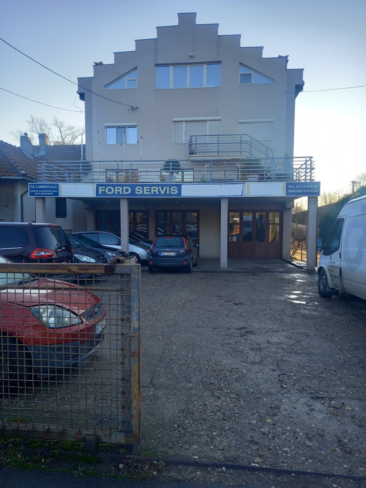 Zgrada Ford servisa Ljubinko